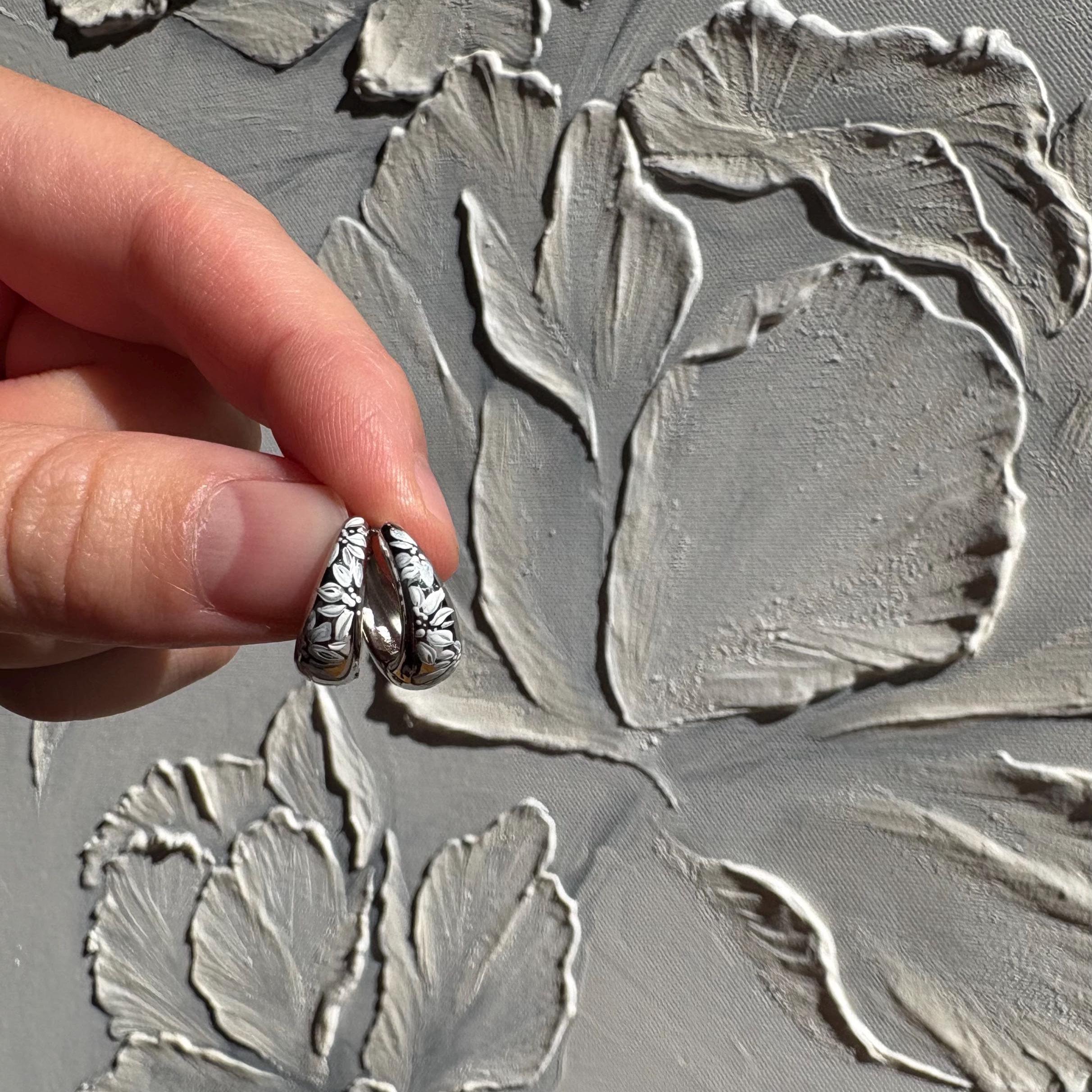 Stainless Steel Hand-Painted Taper Hoop