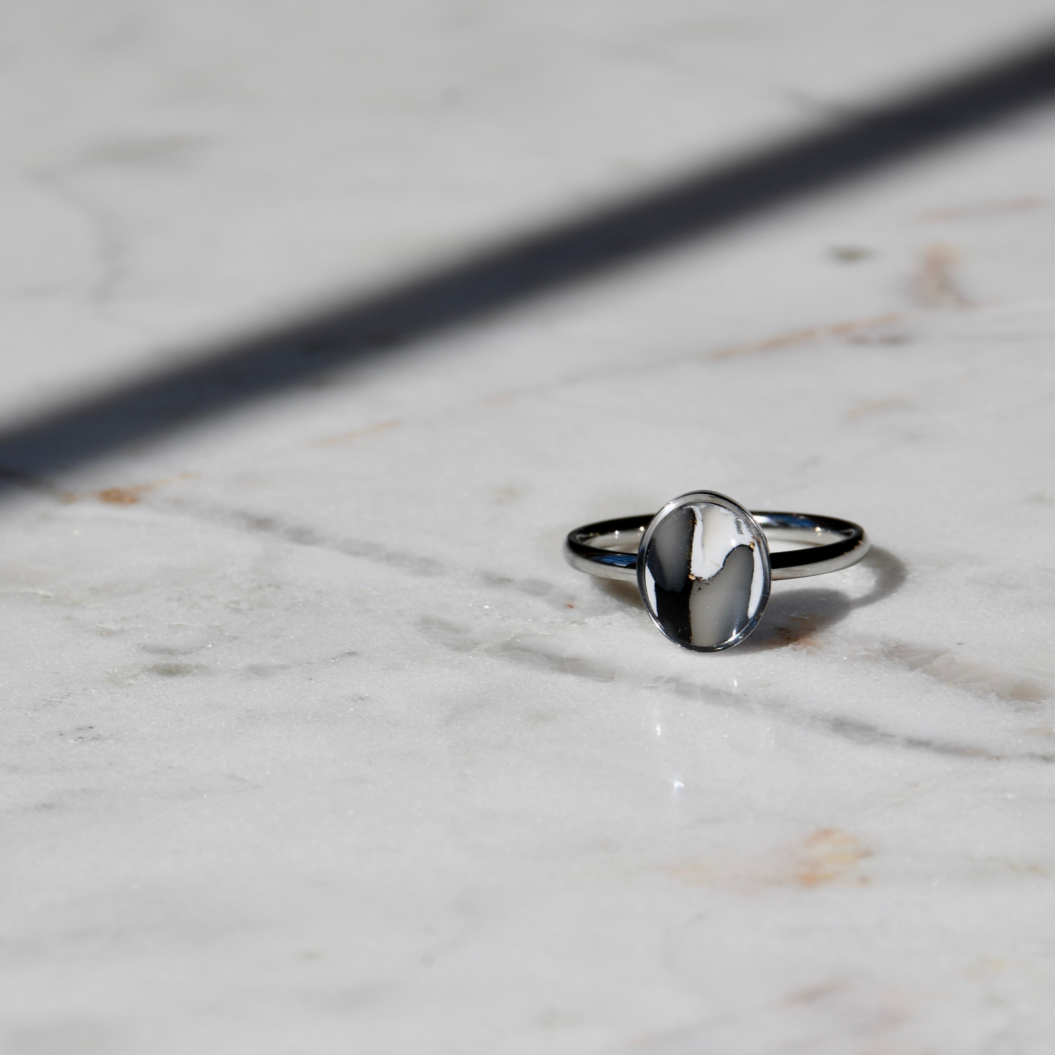 Silver Oval Clay Ring - Black & White/Size 9