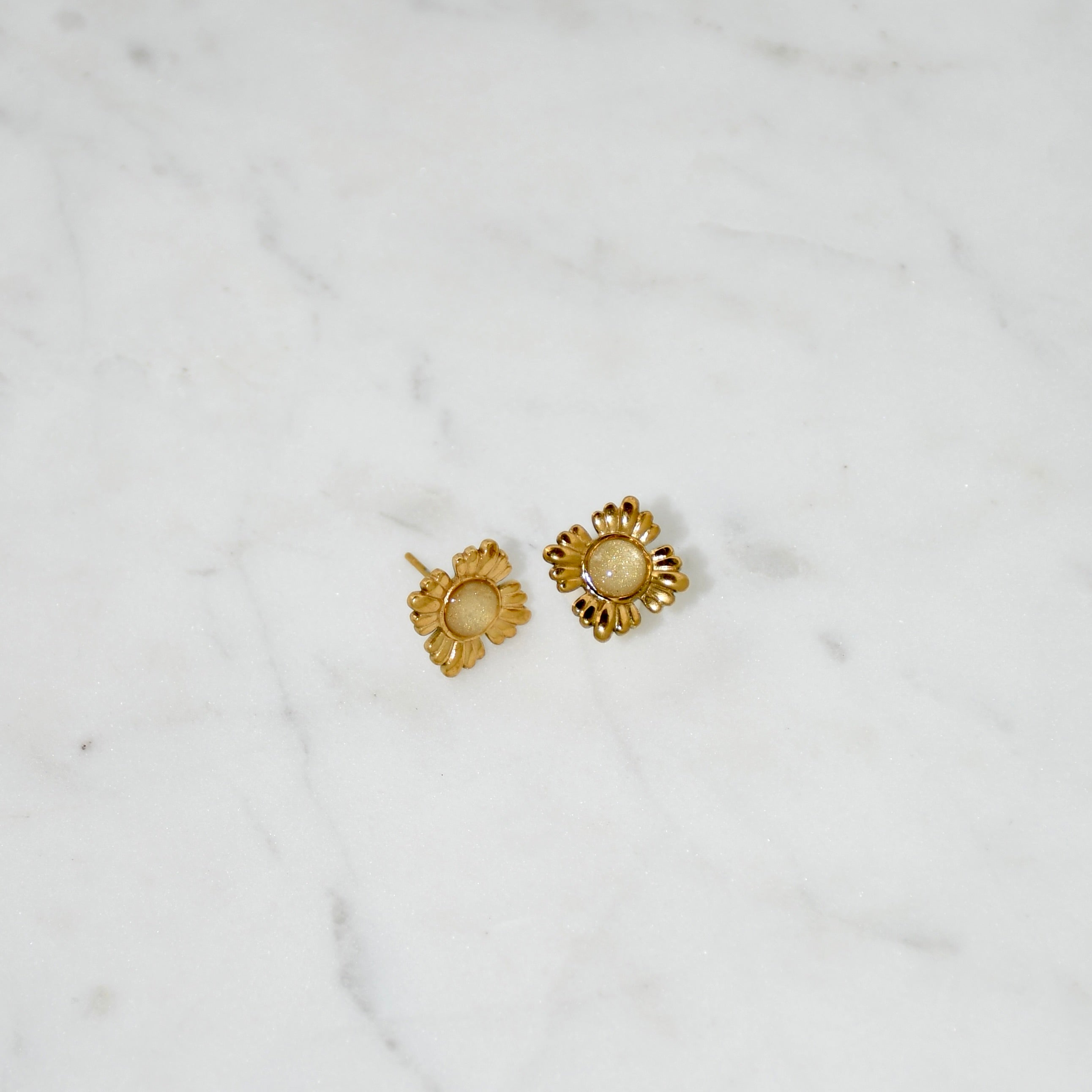Gold Vintage Shimmer Post Earrings