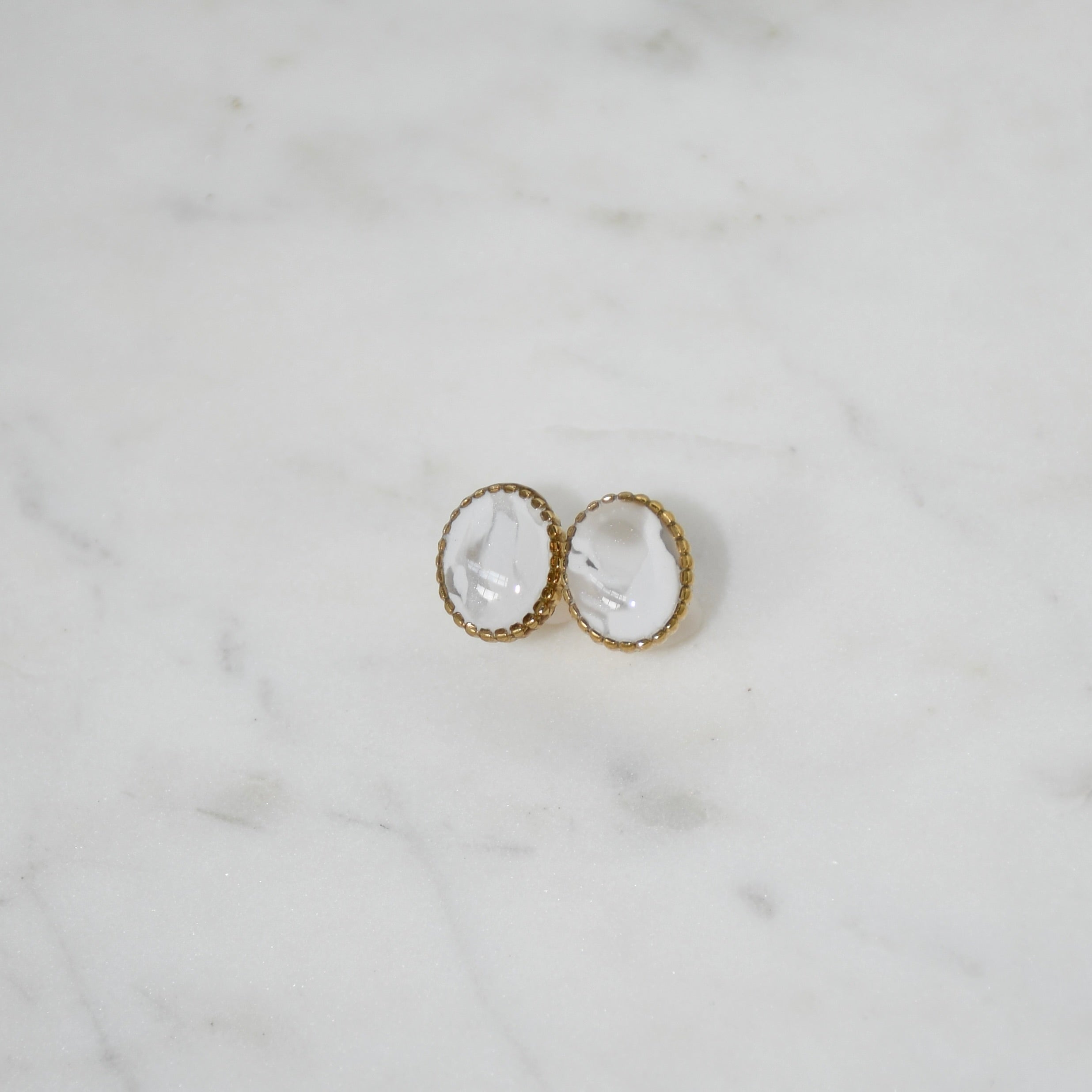 Vintage Marble Oval Posts