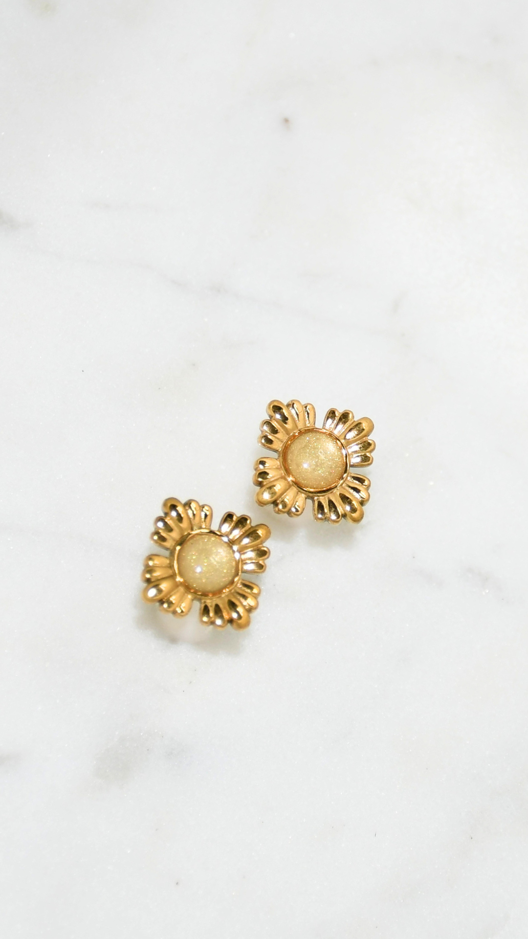 Gold Vintage Shimmer Post Earrings